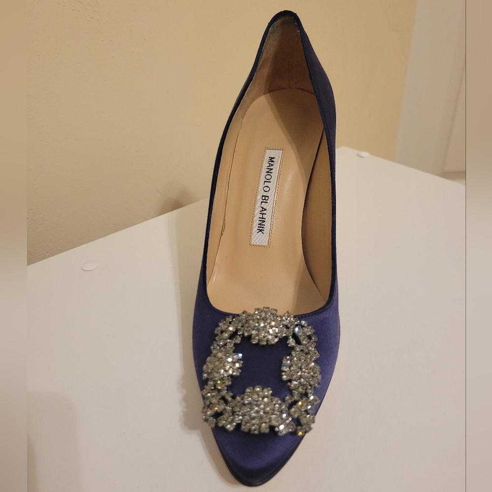 Manolo Blahnik M-Hangisi - Picture 5 of 14